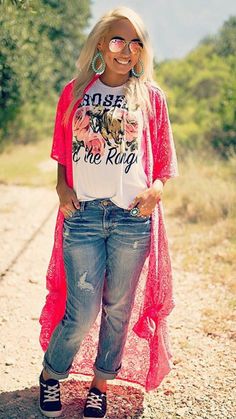 Western Clothing Boutique, Cowgirl Outfits 2023, Women’s Country Fashion, Western Look For Women, Country Boho Outfit, Hot Mom Outfits, Stylish Mom Outfits, Suburban Mom, Mom Aesthetic