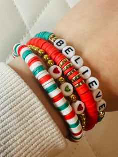 Clay bead christmas  bracelets handmade Handmade Christmas Bracelets, Clay Beads Christmas Ideas, Christmas Clay Bracelet Ideas, Clay Bracelet Ideas Christmas, Christmas Bracelets Clay Beads, Cute Christmas Clay Bead Bracelets, Christmas Clay Bead Ideas