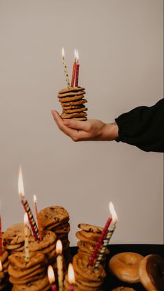 30TH birthday photoshoot idea with cookies and candles Cookies Photography Ideas Photo Shoot, Photoshoot Cookies Ideas, Baked Good Photography, Cookie Branding Photoshoot, Cookie Photoshoot Ideas, Cookie Baking Aesthetic, Cookies Photoshoot, Cookie Photoshoot, 30th Birthday Photoshoot