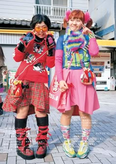 Weird Outfits Street Style, 90s Harajuku, Harajuku Girls, Japanese Street Fashion