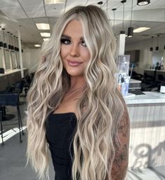 Long Blonde Dimensional Hair, Bright Dimensional Blonde Hair, Blonde Balayage With Dimension, Modern Blonde Hair, Blonde Hair With Extensions, Bright Blonde Hair With Shadow Root, Unique Blonde Hair, Multi Dimensional Blonde, Dimensional Blonde With Money Piece