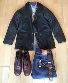 Navy Barbour Jacket Outfit, Barbour Jacket Outfit, Sport Coat And Jeans, Belstaff Style, Workwear Menswear, Barbour Beaufort, Barbour Style, Mens Vest Fashion, Barbour Jacket