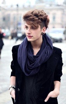 Androgynous style- I absolutely adore this hair Sup Girl, Androgynous Haircut, Androgynous Hair, Androgynous Fashion, Undercut Hairstyles, New Haircuts, Grunge Hair, Minsk, Undercut