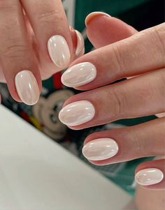 #neutralnailcolors #nails #haileybiebernails #chromenailideas #nailchrome #nailstagram #nailinspo #nails2024 #nailtrends #nailtrends2024 #cleangirlnails #gelnails #cleangirl #manicure Dip Manicure Wedding Nails, Mood Nails, Nails Photo, White Chrome Nails, Glazed Donut, Summery Nails, Short Acrylic