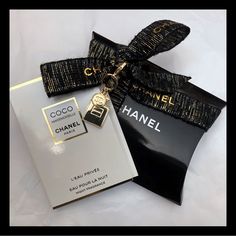 Chanel Gift Box, Sample Parfum, Charm, Ribbon Chanel Boxes Packaging, Chanel Gifts, Mens Gift Box, Money Card Box, Chanel Party, Gift Box For Men, Fabric Gift Wrap, Eid Greetings, Holiday Gift Bag