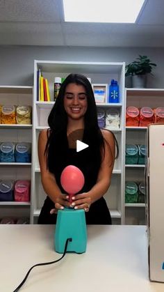 27K views · 460 reactions | DIY balloon flower easy to do. This flower you can do it in any color and you can use it for balloon garlands, balloons bouquets or like in this center piece! I love it & wanted to share it with you!! And, of course, always using Party Shine & Party Clean from @shinyfiesta 😍
-
-
-
#balloongarland #ballooncenterpiece #balloondecor #balloonart #balloonflower | Racafetti