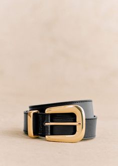 Belt;Item made in our Italian workshop;Smooth leather exterior;Leather lining;Brass pin buckle with clear gold finish;Width: 3 cm / 1.2 in Brass Pin, Brass Buckle, Buckle Belt, Parisian Style, Smooth Leather, Gold Finish, Belt Buckles, Buckle, Brass