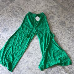 Vacay Beach Flowy Pants. New, Never Worn. It’s Fall Season But We’re Still Booking Flights . Slits On Both Ends Of Legs. For Casual Wear Or Over Bathing Suits. Green Wide-leg Loungewear Pants, Chic Green Bottoms For Loungewear, Chic Green Wide Leg Pants For Loungewear, Green Wide Leg Pants For Day Out, Wide Leg Green Pants For Day Out, Green Wide-leg Pants For Day Out, Green Cotton Bottoms For Day Out, Green Ankle-length Wide Leg Pants For Loungewear, Green Wide Leg Ankle-length Pants For Loungewear