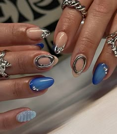 #nailart  #chrome Chrome Rings, Paznokcie Hello Kitty, Almond Gel Nails, Kutek Disney, Girly Acrylic, Nagellack Trends, Nail Looks, Airbrush Nails