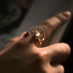 Transform your anxiety into calm, elegant confidence with my adjustable fidget rings. Designed with both beauty and functionality in mind. In just 30 seconds find relief from stress and anxious energy with the discreet spinning sun at the center of the ring. This minimalistic design complements any outfit while quietly providing a soothing distraction when you need it most. Say goodbye to nervous habits like picking at your fingers, biting nails, or peeling lips, and hello to a calmer, more rela Figet Rings, Figet Ring, Diy Fidget Ring, Fidget Rings Jewelry, Biting Nails, Fidget Jewelry, Nail Rings, Functional Jewelry, Spinning Rings