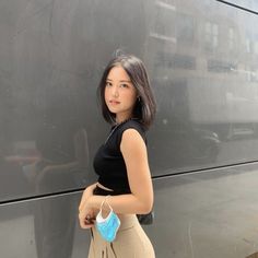 Michelle Choi, Minimalist Casual Outfit, Emma Chamberlain, Beauty Influencer, Instagram Pose, Girl Crushes, Insta Photo Ideas, Fit Check, Aesthetic Hair