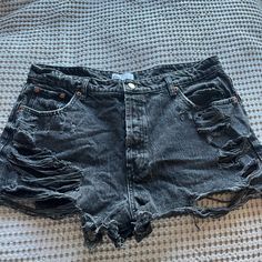 Never Worn Zara Black Destroy Cut Off Shorts Button Fly Size 44 Usa 12 Wishlist Clothes, Zara Shorts, Size 12 Jeans, Cut Off Shorts, Black Denim Shorts, Zara Black, Cut Off, Black Denim, Jean Shorts