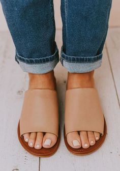 Quinn Nude slides are so comfortable - Run true to size Corporate Casual, Wardrobe Aesthetic, Dream Shoe, Comfortable Flip Flops, Huggie Earrings Gold, Always Be Yourself, Boho Sandals, Blue Suede Shoes, Black Slides