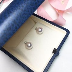 Highlight: Classic Stud Earrings Product Information Origin Japan Material 8-8.5mm Akoya Pearls, 18k Gold, and SI Quality Natural Diamonds Dimensions Height Approx. 2.0cm Pearl Shaped: Round Size: 8-8.5mm or 9-9.5mm Quality: AAA Nacre: Very Thick Color: White Luster: Very High Accessories Metal: 18k Gold Other: 0.10ct of SI Quality Natural Diamonds Pearl Drop Earrings Gift Round Cut, Round Cut Pearl Drop Earrings For Gift, Formal Round Akoya Pearl Diamond Earrings, Elegant Gift Diamond Earrings, Classic Hallmarked Luxury Earrings, Classic Akoya Pearl Earrings With Brilliant Cut, Classic Round Akoya Pearl Earrings, Elegant Pearl Earrings With Prong Setting As Gift, Gift Diamond And Pearl Hallmarked Earrings