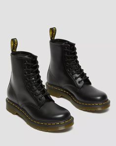 1460 Women's Smooth Leather Lace Up Boots in Black | Dr. Martens Doctor Martens, Doc Martens 1460, Dr Martens Womens, Dr Shoes, Dr Martens Boots, Leather Lace Up Boots, Closet Essentials, Birthday List, Martin Boots