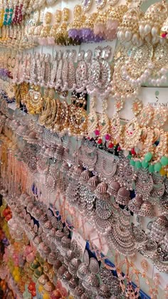 शादी की तस्वीरें, Snap Streak Ideas Easy, Fancy Jewellery Designs, Indian Jewellery Design Earrings, Indian Jewellery Design, Girly Accessories, Indian Aesthetic