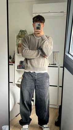 Winter Outfit Inspo Men, Outfit Inspo Men Winter, Men Outfit Ideas Aesthetic, Boy Outfit Inspo Aesthetic, 2024 Outfits Men, Outfit Uomo Streetwear, Street Style Men Aesthetic, Black And Grey Outfit Men, Outfit For Boys Aesthetic