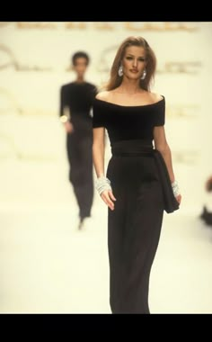 19s Fashion, Karen Mulder, Beauty And Fashion, Runway Models, Looks Vintage, Elegant Outfit, Fashion Classy