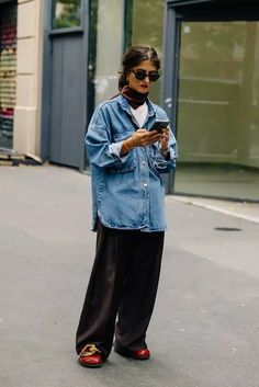 Contemporary Street Style, Real Street Style, November Street Style, Black With Pop Of Color Outfit, Preppy Cool Style, Copenhagen Street Style Spring, Spring Summer 2024 Street Style, Copenhagen Street Style Spring 2024, Cool Elegant Outfit