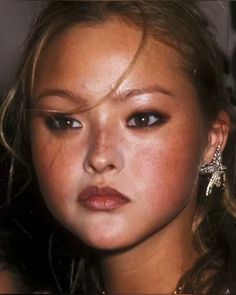 Round Face Makeup, 90s Makeup, Devon Aoki, Bronze Makeup, Models Makeup, The 2000s, Asian Makeup, 인물 사진, Summer Makeup