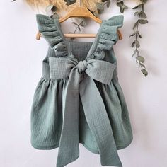 Sage Flower Girl Dress, Girls Boho Dress, Green Flower Girl Dresses, Robes D'occasion, Boho Baby Girl, Baby Boy Dress, Christening Dress, Muslin Baby, Spring Baby