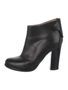 Jil Sander Leather Ankle BootsBlueRound-ToesStrapsUnfortunately, due to restrictions, this item may not be eligible for shipping in all areas. Jill Sanders Shoes, Designer Gifts, Flat Sneakers, Chanel Shoes, Bag Handle, Louboutin Shoes, Jil Sander, Christian Louboutin Shoes, Sweater Accessories