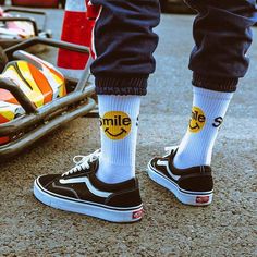 Smile Sock - Cosmique Studio | Aesthetic Clothing Vans Aesthetic, Look 80s, Looks Hip Hop, Style Skate, Sneaker Outfits, Sneaker Trend, Style Vans, 90's Fashion