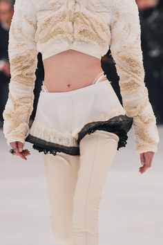 Rave Style, 90s Runway Fashion, Vogue Fashion, Couture Collection, White Fashion, Couture Fashion, Editorial Fashion, Pretty Outfits