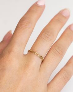 Paperclip Chain Ring - It's a simple and classic everyday jewelry that adds a beautiful sparkle to your finger :) Perfect as a stacking ring or by itself. 14k gold filled. ■ SHIPPING UPGRADES You can find shipping upgrades options in the drop bar menu when you check out. * Within the U.S Regular First-class : 2-6 business days Priority : 2-3days Express : 1-2 days * International International Priority : 6-10 Business days Rush International Express : 3-6 business days * Our current processing t Rings Stacking, Chain Rings, Dainty Chain, Bar Menu, Delicate Jewelry, Ring Dainty, Stacking Ring, Chain Ring, Everyday Jewelry