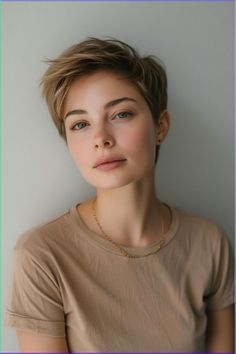 Pixie Textured Hair, Pixie Haircut Side Part, Feminine Pixie Haircut Oval Face, Very Short Hair Girl, Girly Pixie Cuts, Elegant Pixie Cut, Androgynous Pixie Cut, Short Haircuts Nonbinary, Pixie Cut Girl