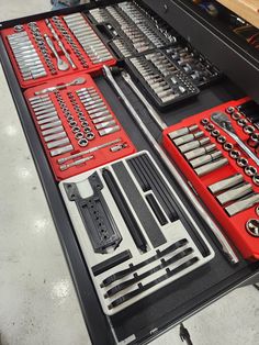 the tools are organized neatly and ready to be used in this workbench case