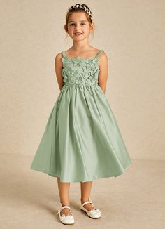 Your flower girl will look pretty like a princess in Midge, our floral tulle Ball-Gown dress. She features a lace bodice and straps adorned with 3D flowers. Sage Flower Girl Dress, Fall Sunflower Weddings, Satin Flower Girl Dresses, Sunflower Weddings, Toddler Wedding Dress, Sage Green Wedding Theme, Kids Bridesmaid Dress, Green Flower Girl Dresses, Flowergirl Dress