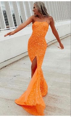 Houses Mansions, Orange Prom Dresses, Stunning Prom Dresses, Dream Dresses, School Dance, Prom Dress Inspiration, Cute Prom Dresses, Pretty Prom Dresses, Grad Dresses