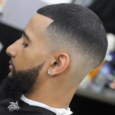 Buzz Haircut, Mid Fade Haircut, Top Hairstyles For Men, Trendy We Fryzurach, High Skin Fade, Male Hairstyles, Mens Fade