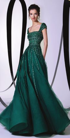 Tony Ward Green Dress, Gorgeous Gowns Evening, Green Gown Elegant, Green Elegant Dress, Tony Ward Couture, Green Ball Gown, Green Evening Gowns, Runway Gowns, 2023 Prom