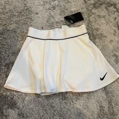 Undershorts Black Detailing Flowy Nike White Skirt For Summer, White Nike Skirt, White Flowy Lined Tennis Skirt, Nike White Lined Skirt, Nike White Fitted Tennis Skirt, Green Tennis Skirt, Pink Tennis Skirt, Tennis Skirt Black, Nike Skirts