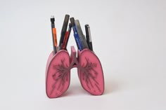 This Human Lung Pen holder makes a great decoration for any home or office. Buy for yourself or your favorite doctor friend. All pen holders come gift wrapped! Nothing cooler then a fun pen holder on your desk.  The pen holder is 3d printed with non-toxic biodegradable plastic and hand painted with love.  This pen holder 4.5 inches wide, 2 inches deep, 4 inches tall. It holds about 8 to 11 pens depending on size.  Our items are hand made so they may have small variations. This is the nature of h Medical Office Organization, Human Lungs, Coffee Cup Art, Respiratory Therapy, Medical School Essentials, Bio Art, Biodegradable Plastic, Medical Art, Best Pens