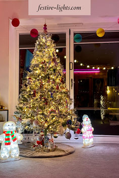 pink christmas theme room Festive Aesthetic, Christmas Tree Idea, Pink Lights, Rockefeller Center Christmas Tree, Rockefeller Center Christmas, Prelit Tree, Artificial Christmas Trees, Led Christmas Tree