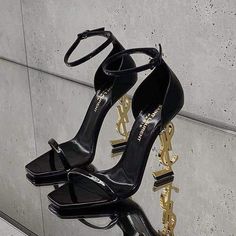 Expensive Heels, Hak Tinggi, Pretty Heels, Stile Hijab, Heels Aesthetic, Fashion Shoes Heels, Cute Shoes Heels, Ysl Heels