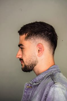 Fade Haircut For Short Hair Men, Short Hairstyles For Men With Thinning Hair, Short Hair Men Wavy, Short Hair For Men Fade, Short Faded Beard Styles, Hearcuts For Men, Short Drop Fade Haircut, Short Hair Undercut Men, Short Hair Cuts Men Fade