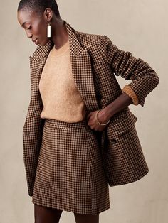 Saw this on Banana Republic: Houndstooth Mini Skirt, Bank Job, October Outfits, Business Professional Outfits, Corporate Outfits, Pant Trends, Womens Business Casual, The Sheep, Winter Outfits For Work