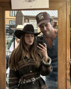 Red Head Cowgirl, Cowpoke Aesthetic, Western Belts Outfit, Ootd Vaquero, Rodeo Couples, Boyfriend Fits, Nashville Style Outfits, Ranch Wife, Cowboy Romance