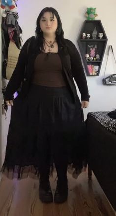 Vampire Goth Outfits Plus Size, Dark Pink And Black Outfit, Whimsical Goth Plus Size, Plus Size Fairycore Grunge, Simple Goth Outfit Plus Size, Romantic Goth Outfits Plus Size, 90s Witchy Outfits Plus Size, Plus Size Romantic Goth, Goth Fashion Plus Size