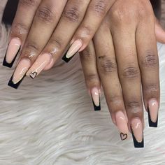 Discover unique allure! These black square French tip nails are captivating and unique, ensuring your nails steal the spotlight at every occasion. Golden French Tip Nails, Black Tip Nails