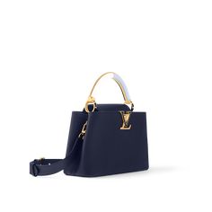 Highlighting the house’s leather expertise, this capucines bb bag in taurillon leather features an exquisite handle made up of four separate pieces of coloured leather. The lv initials are two-tone, mixing leather with gold-colour hardware, for a final touch of luxurious craftsmanship. The lining is in contrasting washed blue cowhide leather.