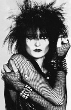 80s Aesthetic Goth, 70s Goth, New Wave Goth, Punks 70s, Textiles Ideas, Punk Mode, Look 80s, Alternative Subcultures, 80s Goth