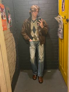 Mens Vintage Leather Jacket Outfit, Men’s Eclectic Fashion, Thrifted Outfits Men Vintage, Guy 70s Outfits, 80s Clothing Men, 80s Mens Outfit, 80s Fall Fashion Men, Mens Vintage Aesthetic, 70s Male Aesthetic