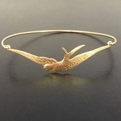 Sparrow Bracelet Sparrow Bijoux Oiseau Bracelet Oiseau Bijoux | Etsy France Spring Wedding Jewelry, Sparrow Jewelry, Bohemian Fairy, Bird Bracelet, Bridesmaid Bracelet Gift, Bird Watcher Gifts, Spring Bracelet, The Bangles, Bird Watcher