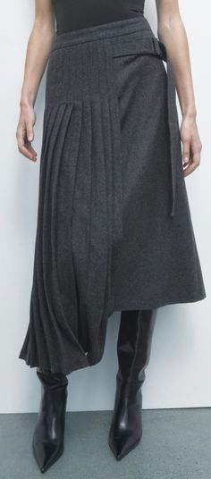 Yohji Detachable Wrap Skirt Women's Original Skirt Layer / Pleated Skirt/ Sarrouel wide leg sports CasualDETAILSDetachableSkirt LayerSuit Pants /Pleated Skirt Pantswide leg sports CasualFabric : Woolen material36 cm side to side / total waist 72 cm for XSamall38 cm side to side / total waist 76 cm for Small40 cm side to side / total waist 80 cm for Medium42 cm side to side / total waist 84 cm for Large44 cm side to side / total waist 88 cm for XL46 cm side to side / total waist 92 cm for 2XL48 c Pleated Wrap Skirt, Unique Skirts Design, Wrap Skirt Outfit, Pleated Skirt Long, Pants Diy, Tunic Outfit, Long Wrap Skirt, Unique Pants, Unique Skirts