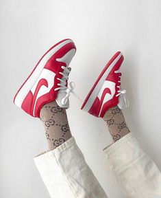 Air Jordan 1 Gym Red,Air Jordan 1 Sport Red,Sport Red Jordan 1,Gym Red Jordan 1,Air Jordan 1 Outfit Women Air Jordans Outfit, Air Jordan 1 Low Outfit, Jordan 1 Low Outfit, Air Jordan 1 Women, Belle Shoes